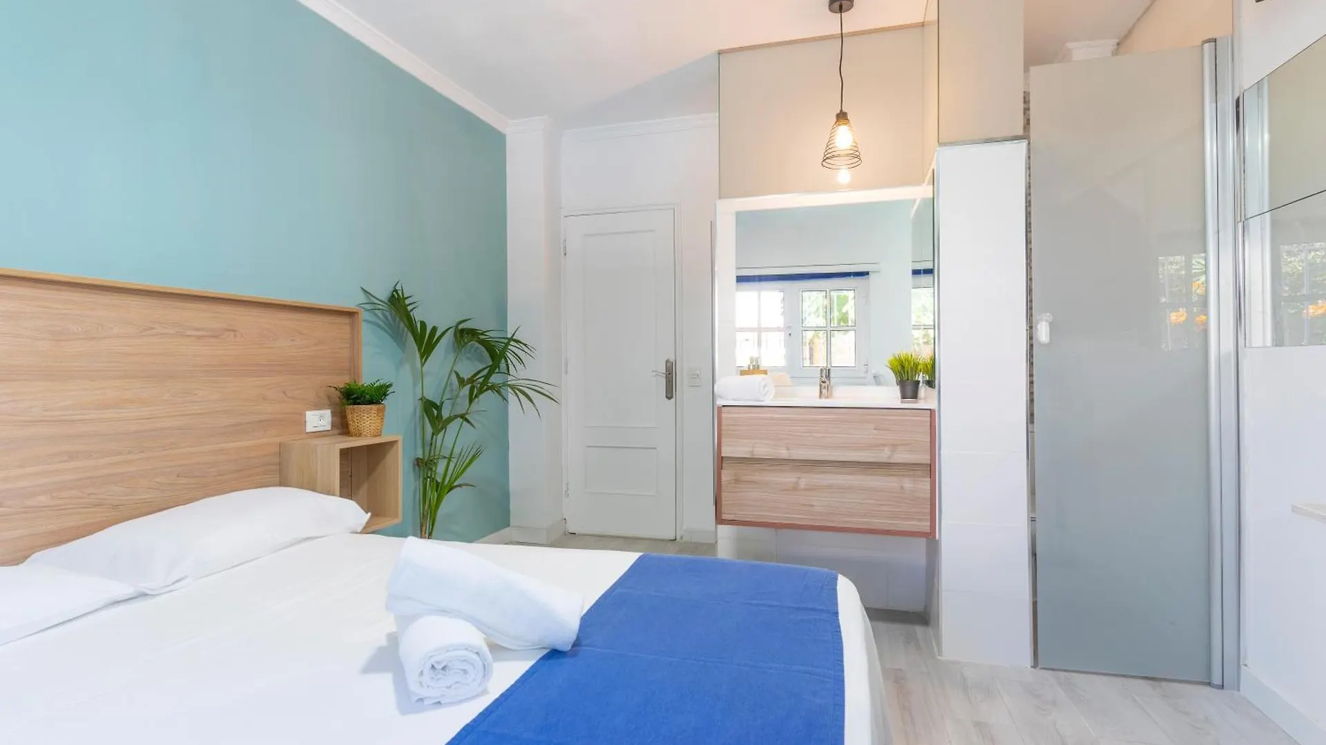 Guest House Villa Neon Tenerife Arona  España